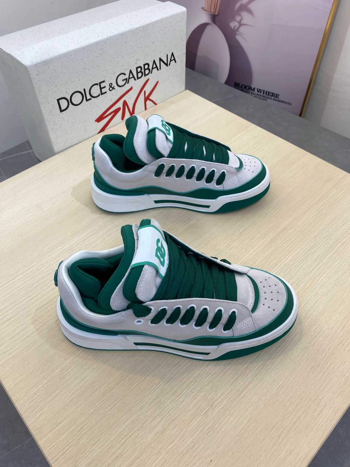 P740••New arrivals••Dolce&Gabbana••DG✔️High-end men's sports•casual shoes. Original goods from top counters. Original imported cowhide, multi-material splicing design ➕Imported cowhide lining, cowhide feet ➕Original TPR elastic outsole.  Size: 39-44 (38, 45 customized)